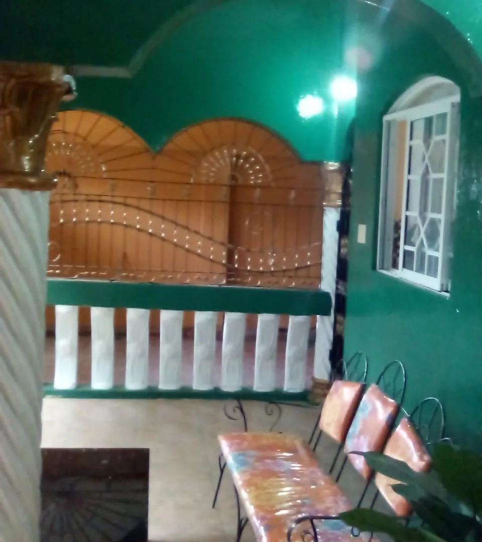 شقة Spanish Town  في Nady'S Cozy Comfort منزل للإقامة